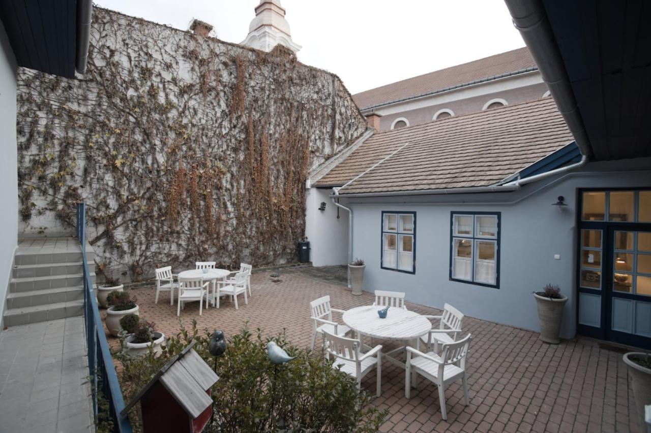 אסטרגום Ister Guesthouse מראה חיצוני תמונה