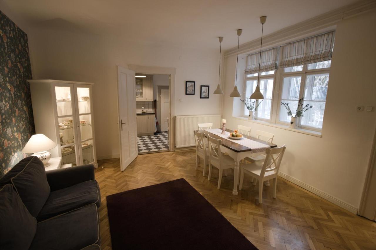 אסטרגום Ister Guesthouse מראה חיצוני תמונה