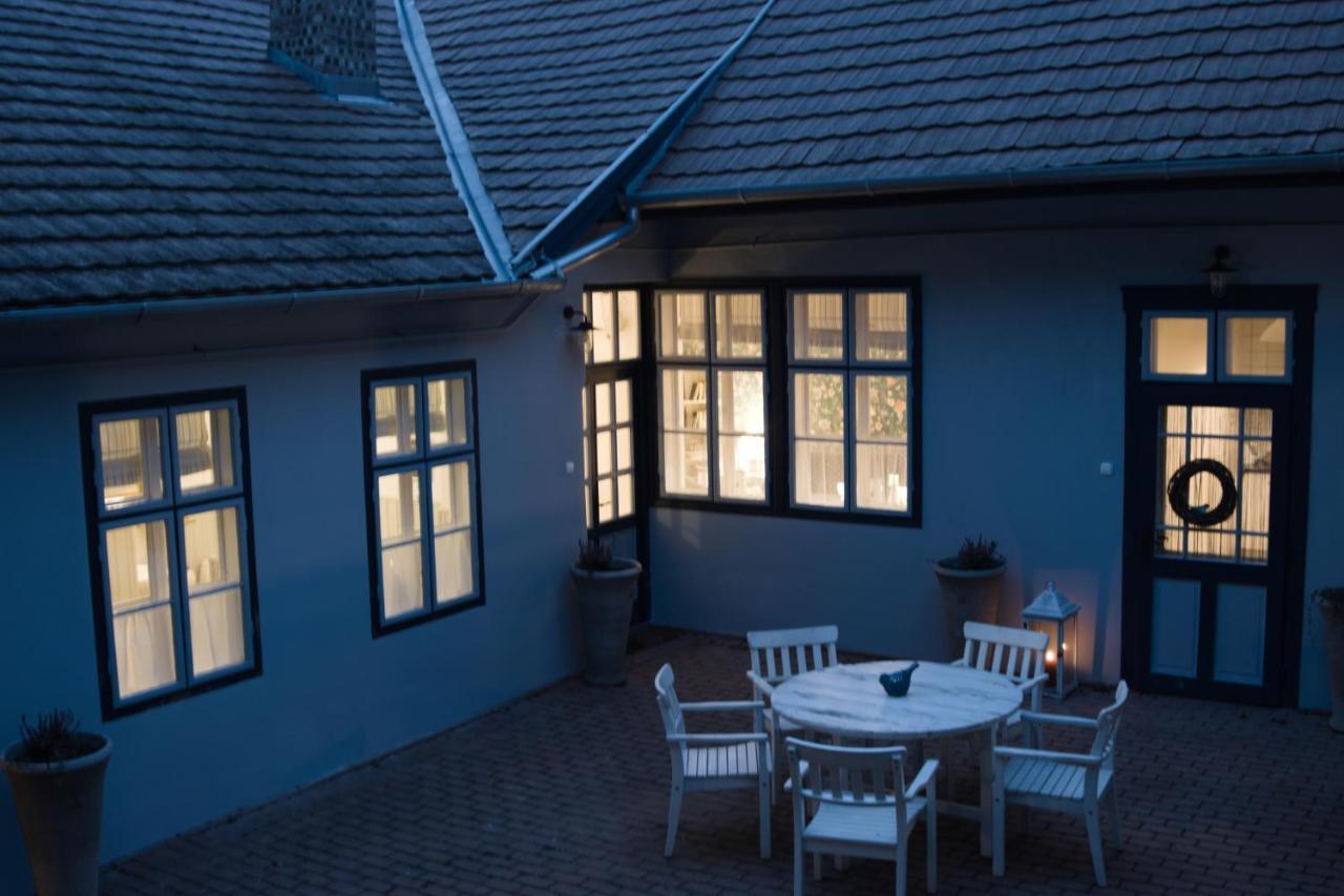 אסטרגום Ister Guesthouse מראה חיצוני תמונה