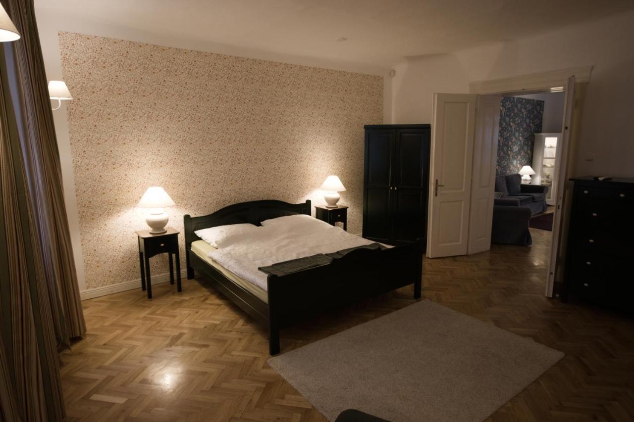 אסטרגום Ister Guesthouse מראה חיצוני תמונה